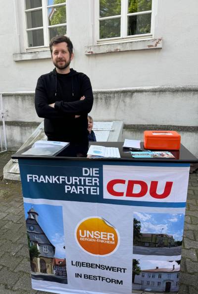 Der Vorstand der CDU Bergen-Enkheim beim Fahrradbasar